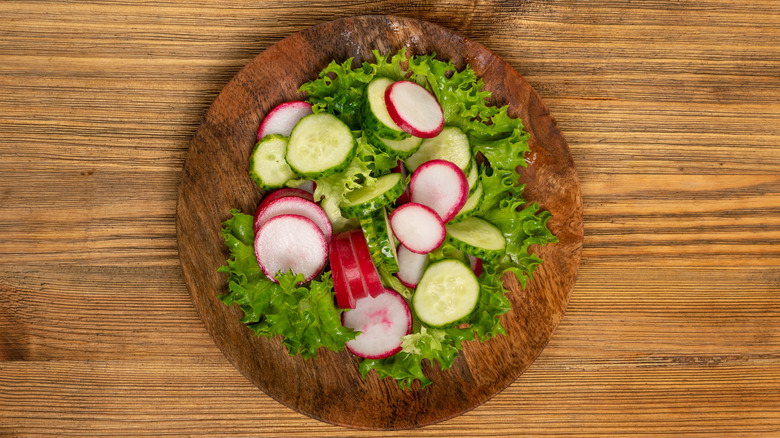 A salad with escarole