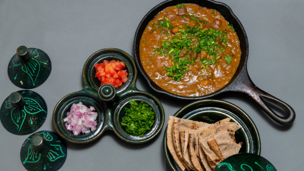 ful medames with pita bread and vegetables