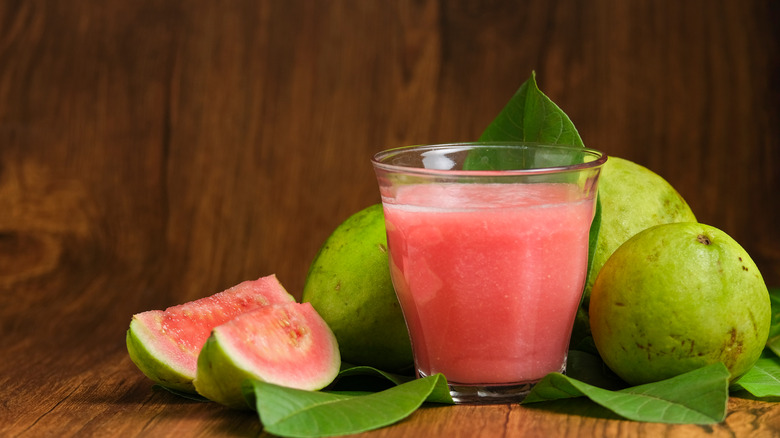 Guava Juice with guava fruits and leaves