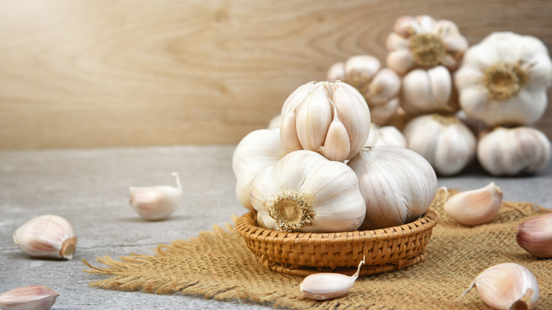 Garlic bulbs in bowl