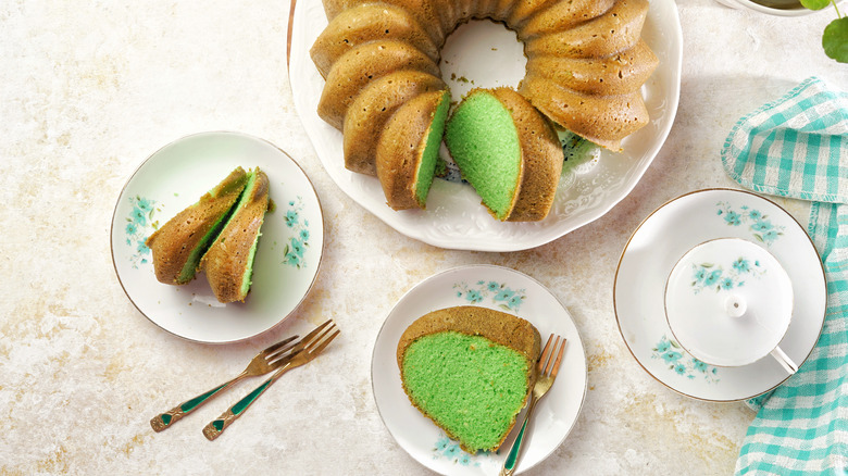 cake made with pandan