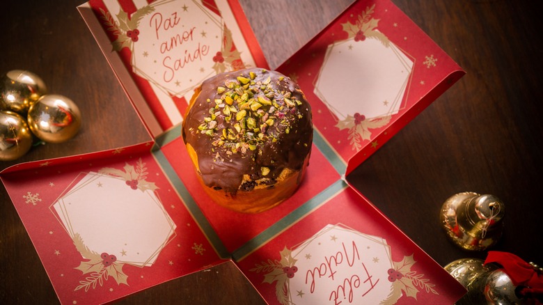 Panettone inside an open gift box