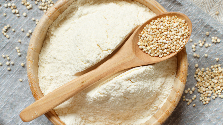 Quinoa flour and seeds