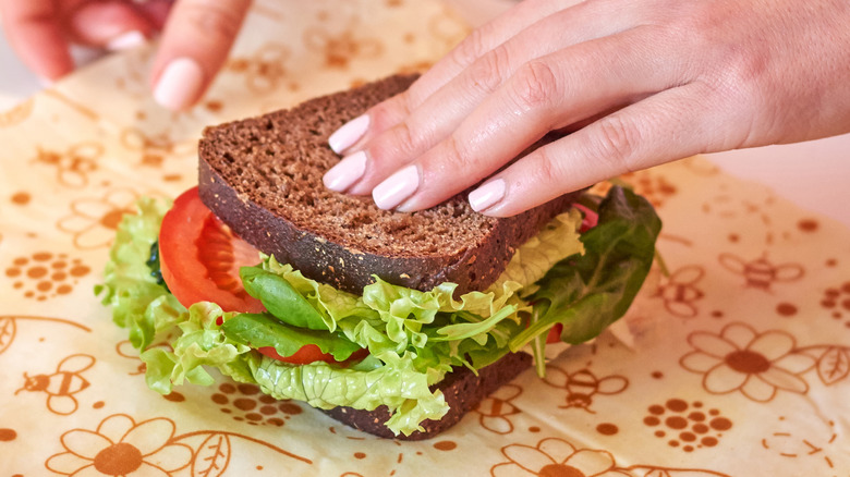 Lettuce and tomato on rye bread