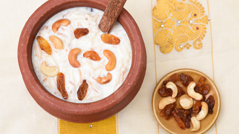 sheer khurma with ingredients 