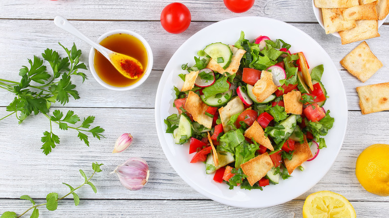 sumac with salad