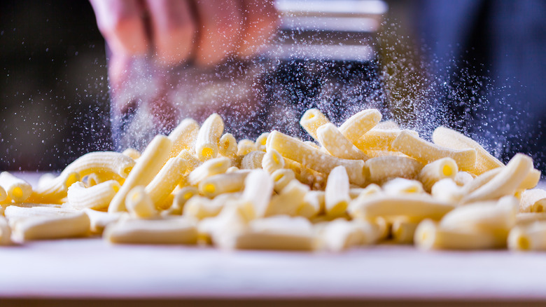 a pile of tube- shaped pasta