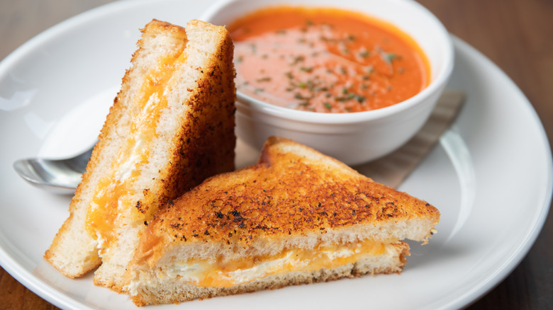 grilled cheese sandwich with tomato soup