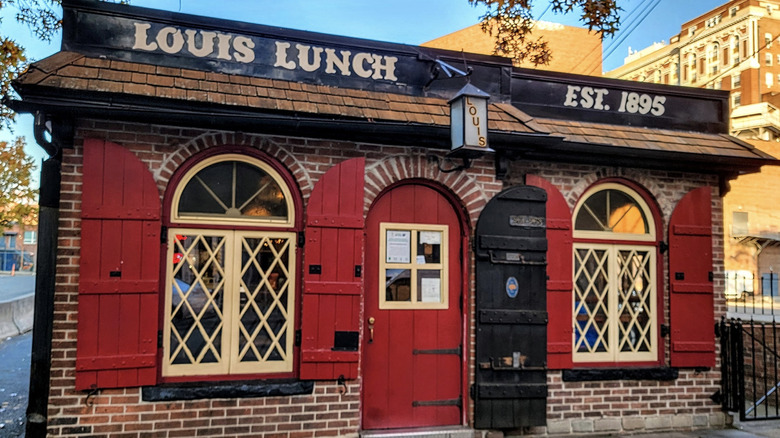 Louis' Lunch exterior