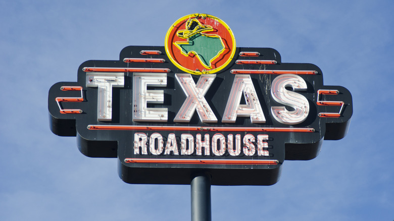 road sign for texas roadhouse