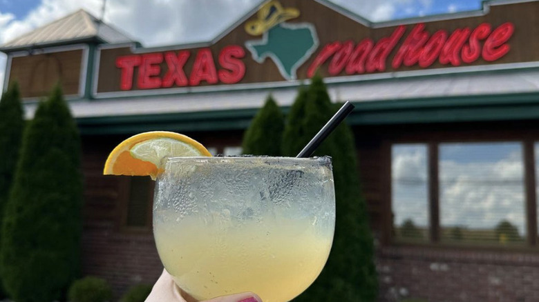 margarita in front of texas roadhouse