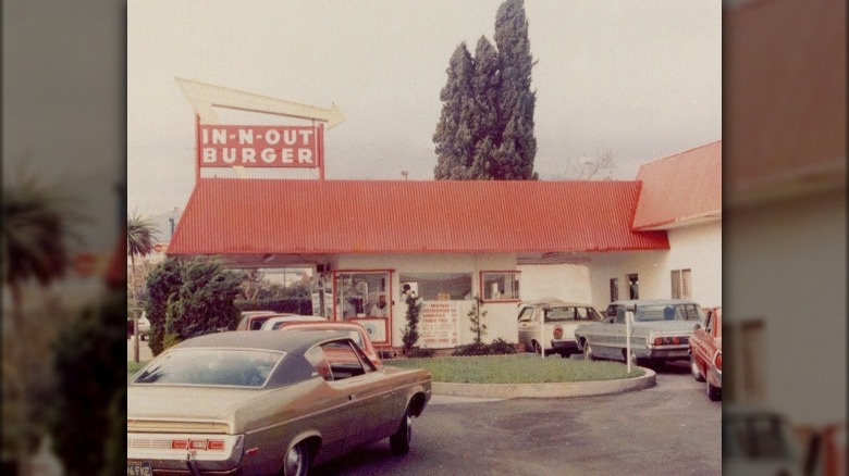 In-N-Out drive thru