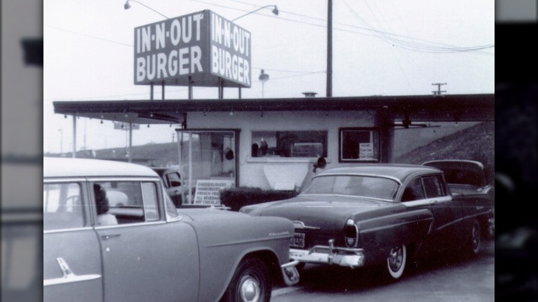 Line of cars at In-N-Out