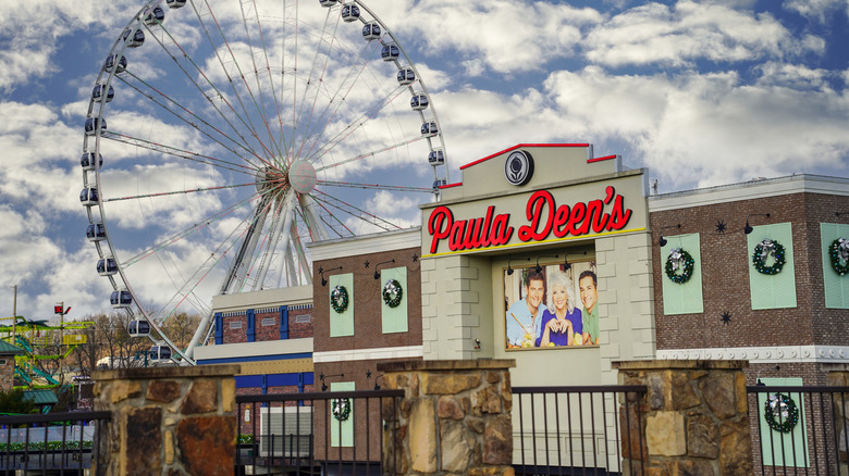 Paula Deen's Family Kitchen at The Island in Pigeon Forge