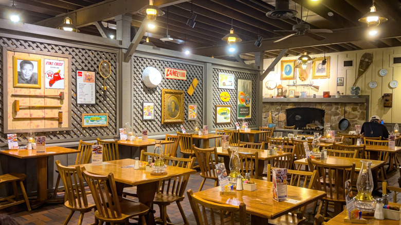 Cracker Barrel dining room tables