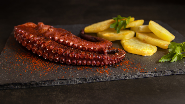 Octopus leg with potatoes