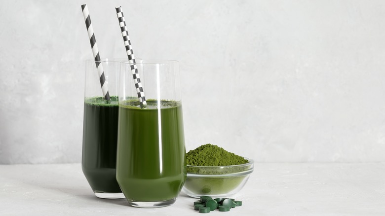 Spirulina green juices