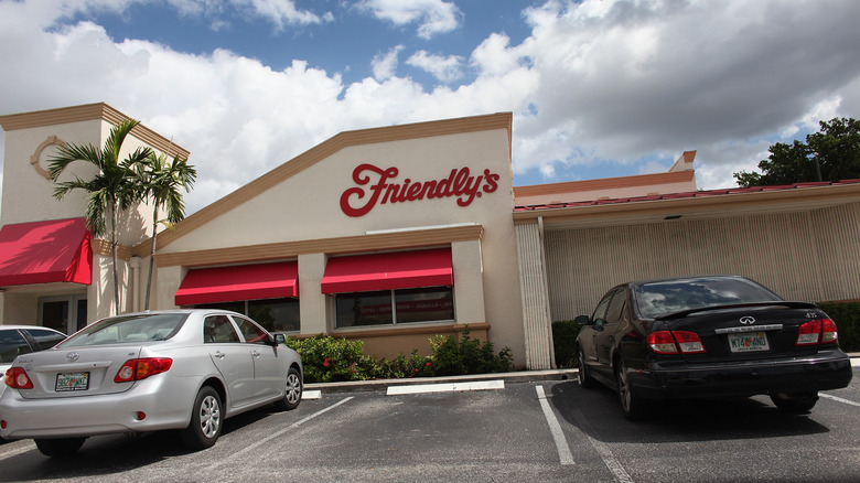 Friendly's storefront