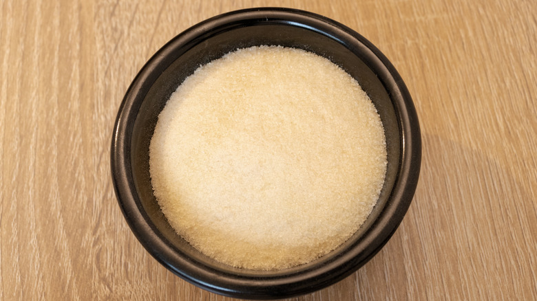 Powdered gelatin in bowl 