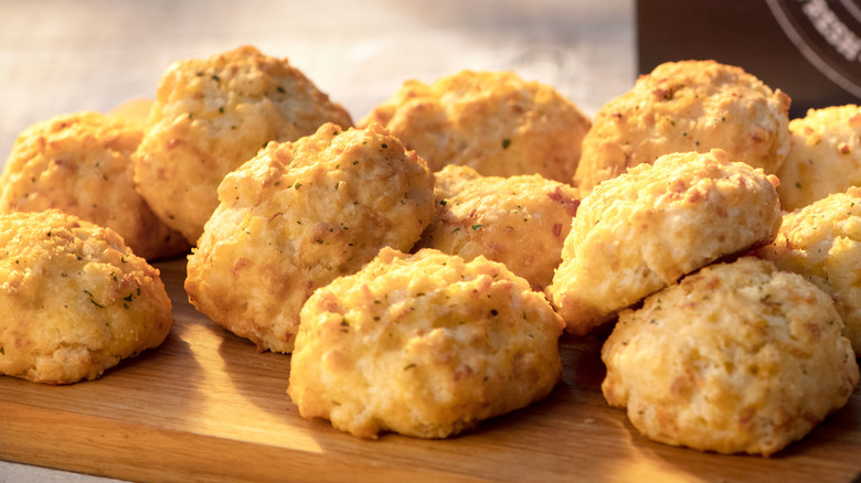 Red Lobster Cheddar Bay Biscuits