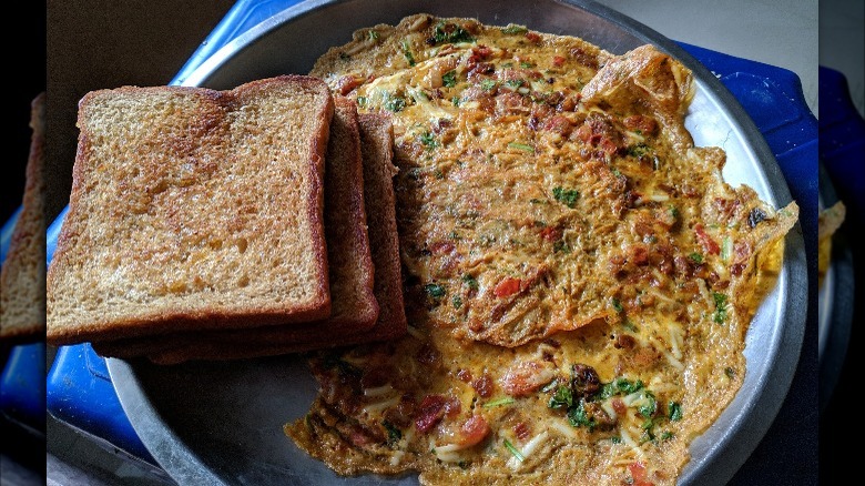 A masala omlette with bread