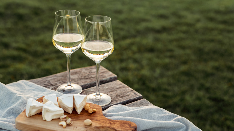 White wine paired with cheese