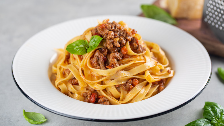 Pasta ribbons with meat sauce