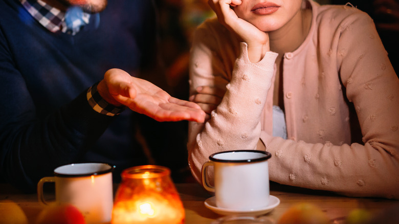 awkward date, bored lady