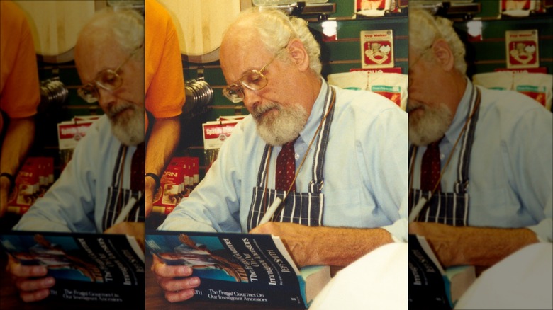 Jeff Smith signing a cookbook