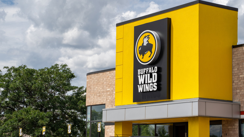 buffalo wild wings restaurant