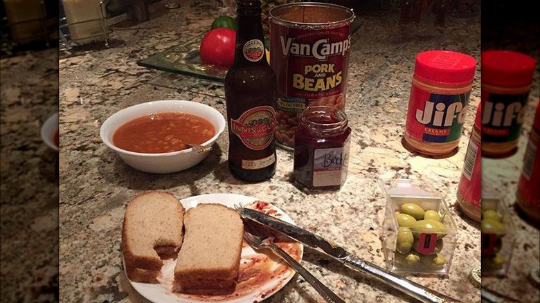 Reba's peanut butter sandwich dinner 