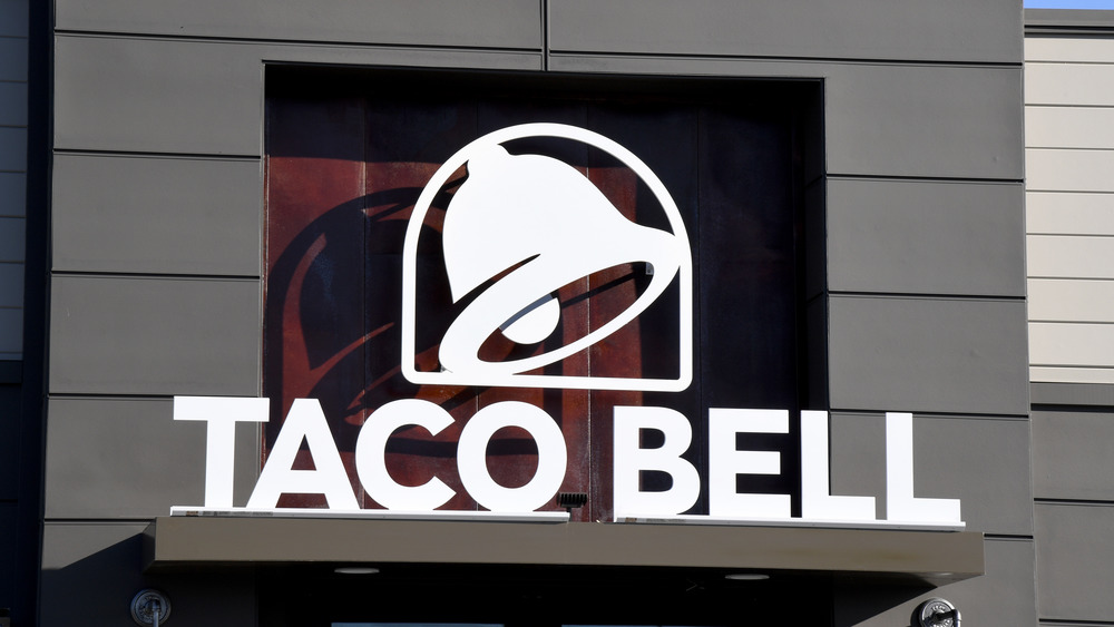 taco bell logo history