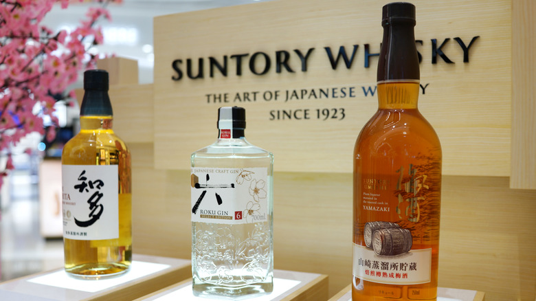 Suntory liquor display