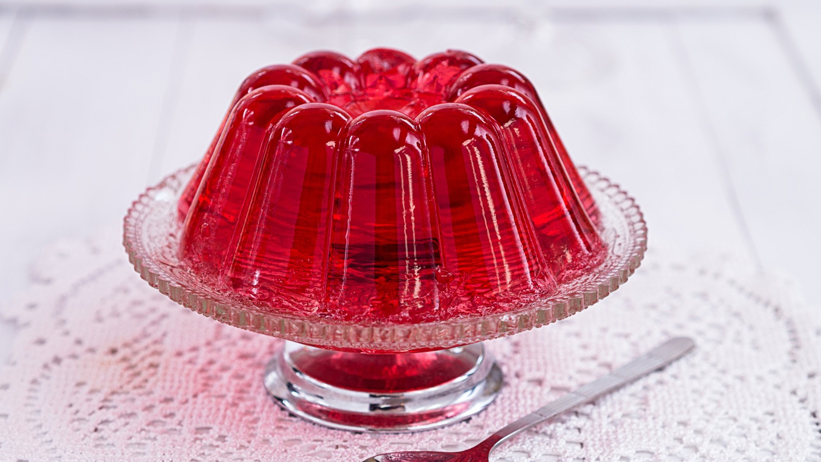 What Vegetarians Should Know About Jell-O - Mashed 