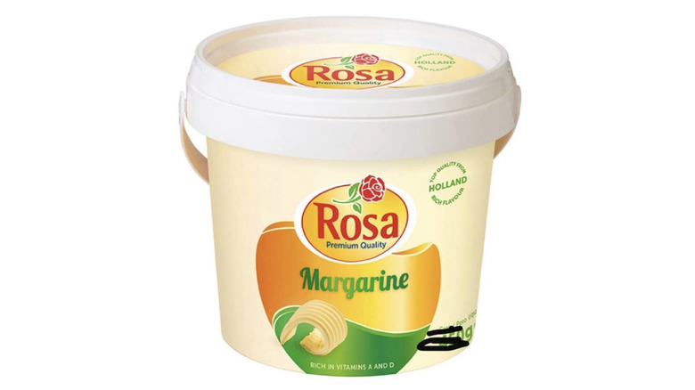 Tub of margarine 