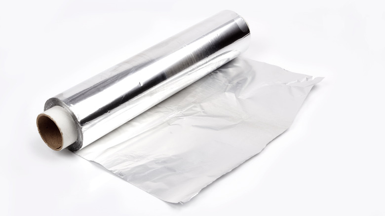 roll of aluminium foil