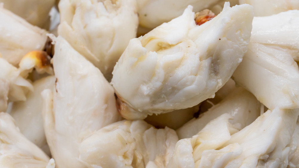 closeup of lump crab meat