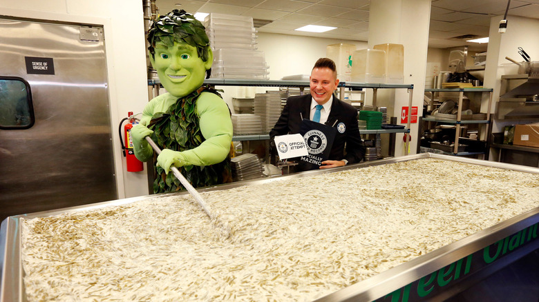 Green Giant stirs massive casserole