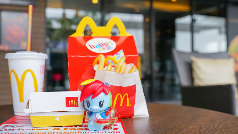 McDonald's Food Maker Sets - Kids Happy Meal - Hamburgers - Shakes