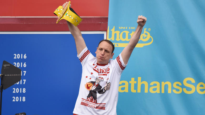 Joey Chestnut victory at hot dog eating competition