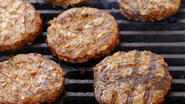 grilling burgers