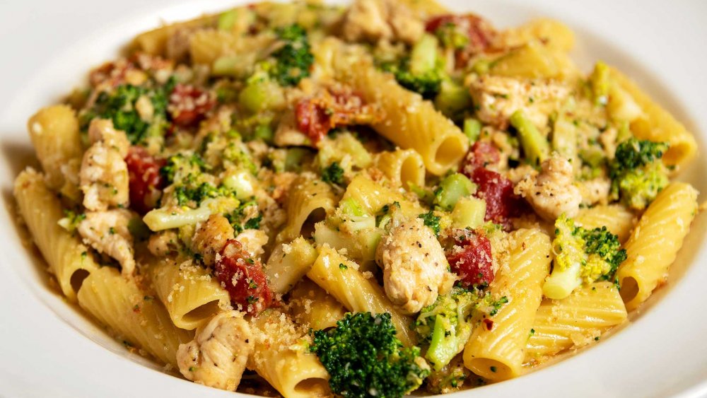 Cheesecake Factory chicken and broccoli pasta