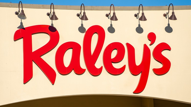 Raley's entrance sign