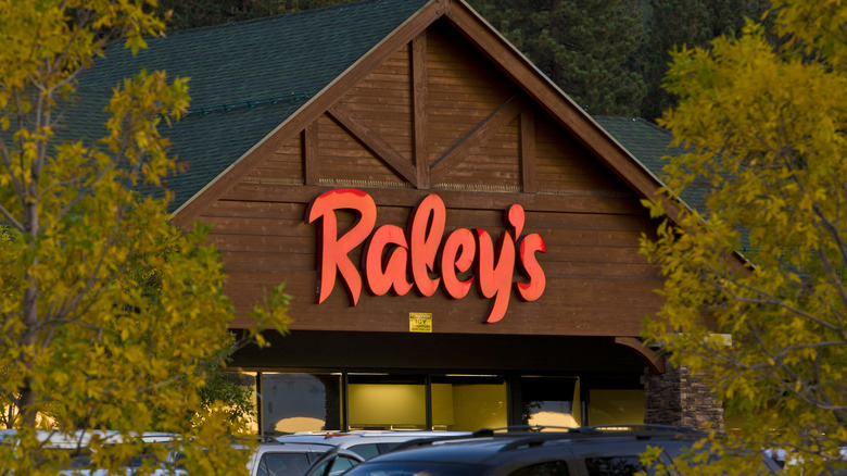 Raley's store