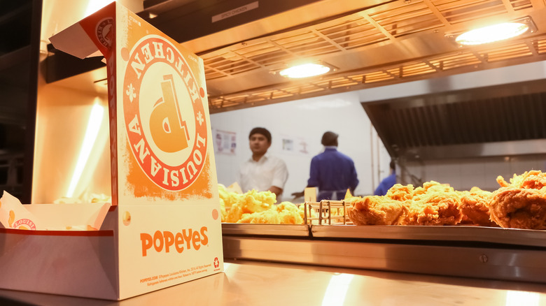 Food warmer at a Popeyes restaurant 