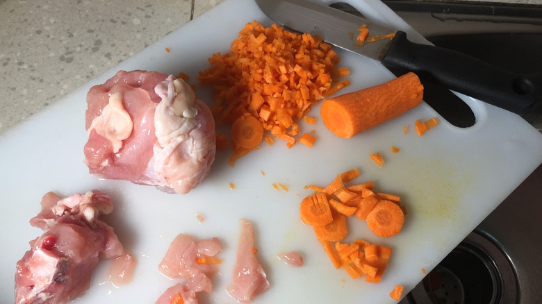 Cross contamination between chicken and carrots