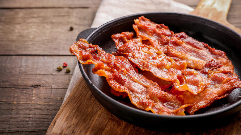 bacon cooked in cast iron