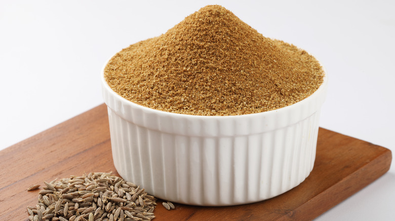 Whole and ground cumin