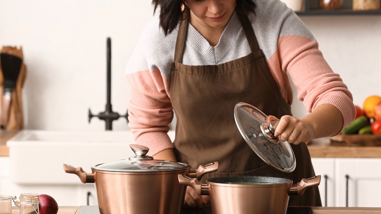 pots of soup without ladle