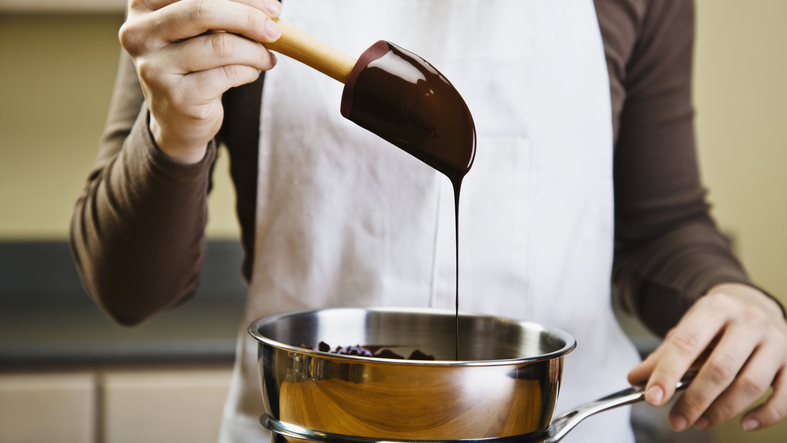 how to melt almond bark in double boiler